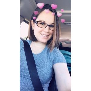 Meet your Posher, Marissa! 👋🏻